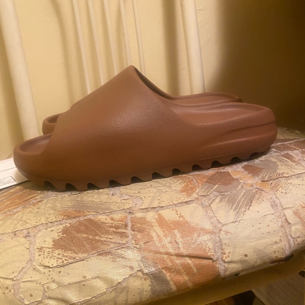 Adidas Yeezy Slide Flax FZ5896 Men's Size 11 Pre Owned Very Neat Like Never Worn